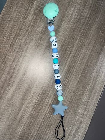 Attache tétine personnalisée