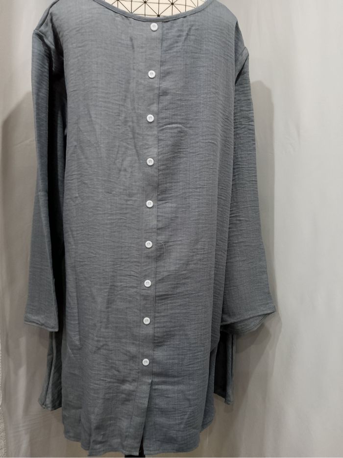Chemise ample grise  grande taille 54 – col plissé, ourlet irrégulier et style nomade chic - photo numéro 3