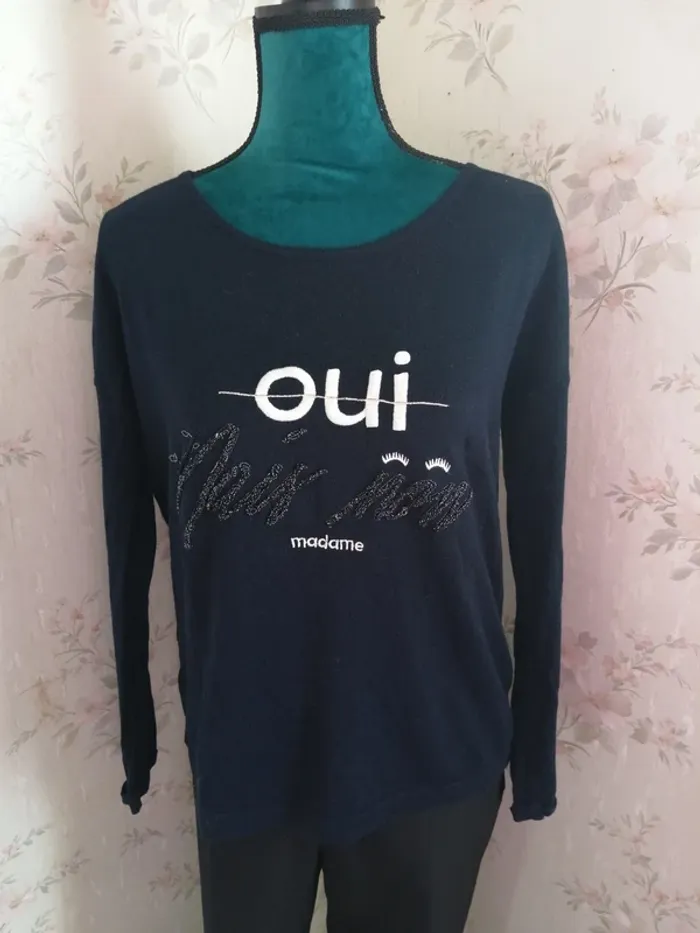 Pull fin bleu marine avec message brodé blanc noir et paillettes / promod / (M-L) - photo numéro 3
