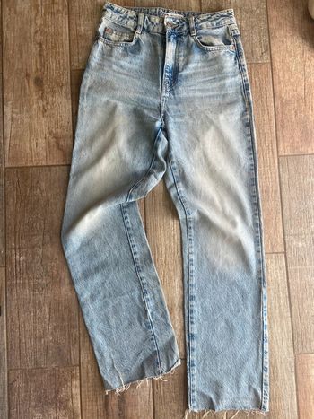 Jean bleu clair Zara coupe mom large taille haute