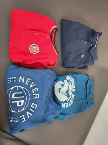 Lot quatre hauts manches longues polos t-shirts garçon okaidi 3 ans