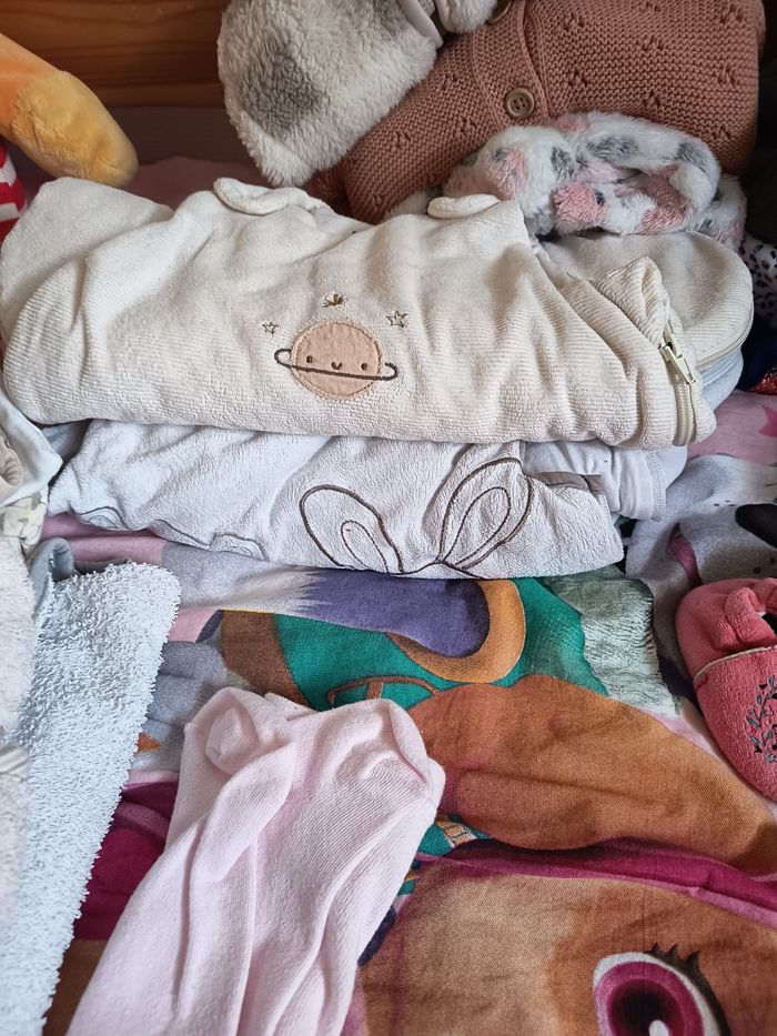 Lot fille vêtements, bodys,  pyjamas 3 mois - photo numéro 8
