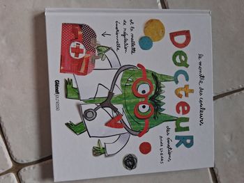 Livre Le môtrès des couleurs - Docteur des émotions