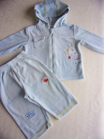 Ensemble jogging à Capuche - 12 mois