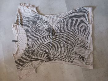 T shirt fluide beige imprimé Taille 38 Naf naf Neuf