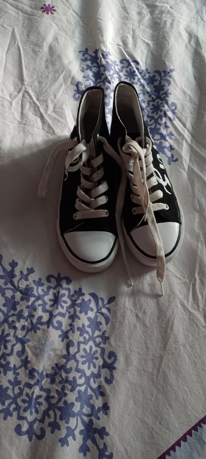 Très belles paires de baskets montante fille Pointure 34 - photo numéro 5
