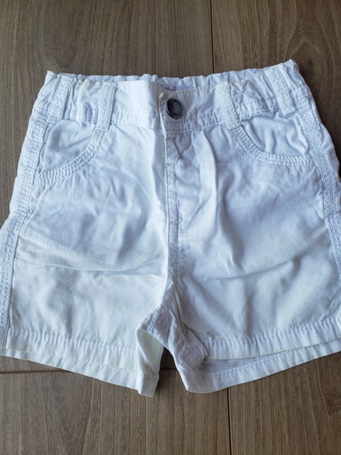 Lot shorts et salopette 09 mois - photo numéro 4