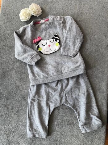 Ensemble de jogging gris 9 mois