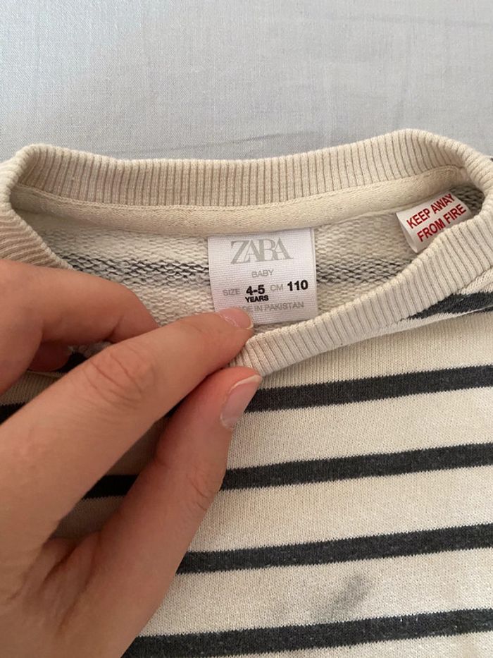 Superbe beau pull à rayures beige Zara taille 4-5 ans - photo numéro 3