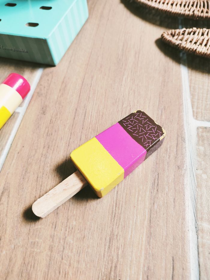 🍦Dinette esquimaux glaces sur socle en bois marque Le Toy van - photo numéro 4