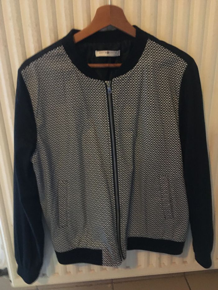 Veste cache cache taille 4 comme neuve - photo numéro 2