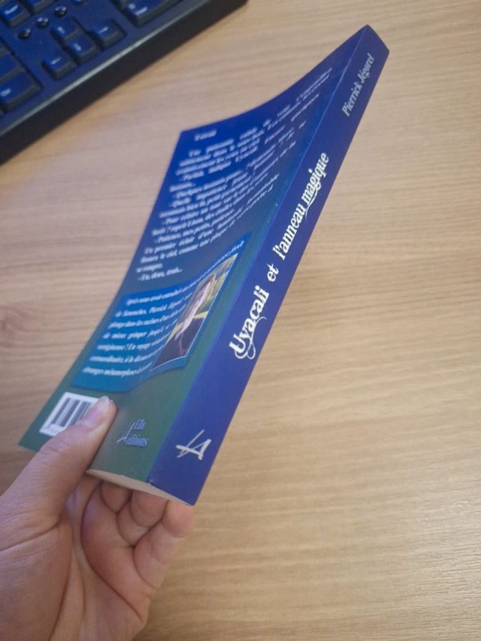 Livre uyacali - photo numéro 3