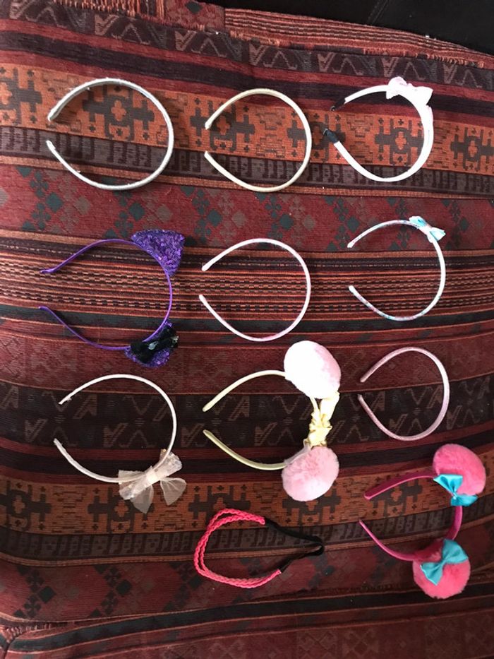 Gros lot bracelets + colliers + vernis + gloss + serre-têtes - photo numéro 8