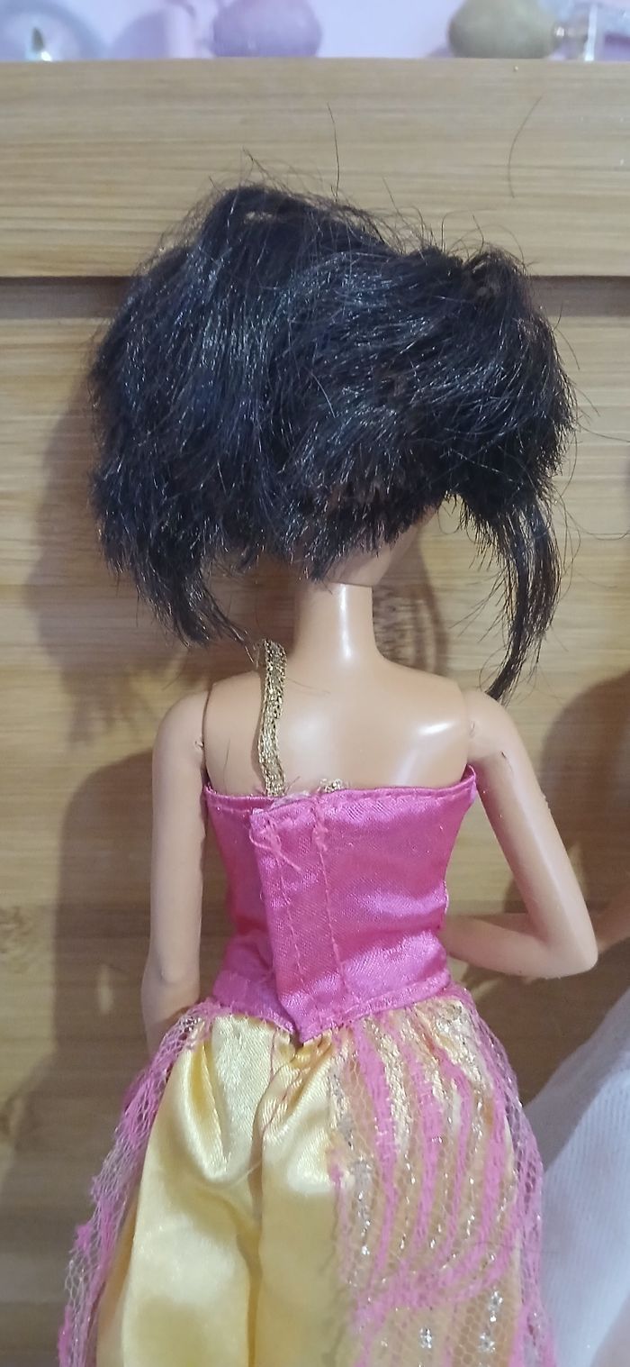Lot 2 barbies - photo numéro 4