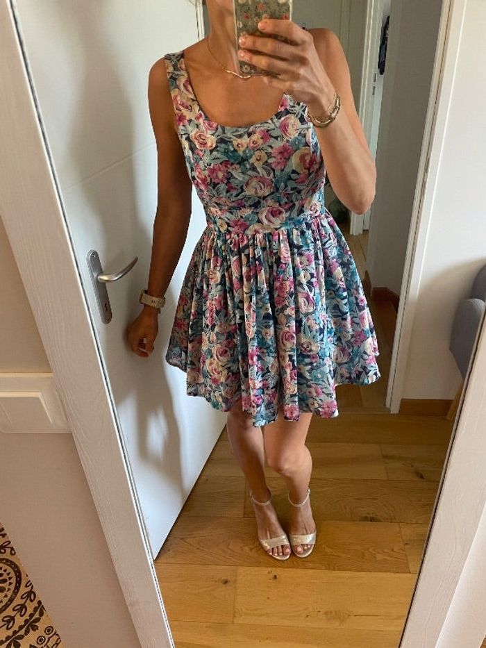 Robe courte turquoise fleurie M 👗