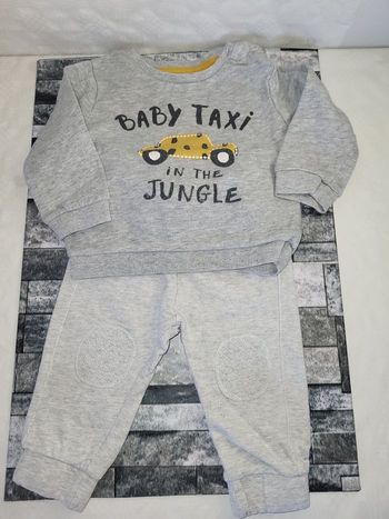 Ensemble sweat et joggings 9 mois - kiabi 