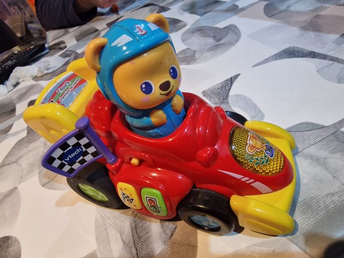 Voiture de course vtech - photo numéro 2