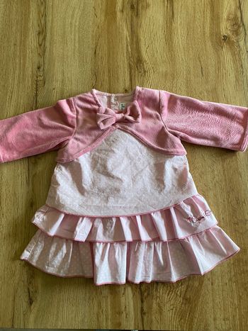 Superbe robe rose à volants manches longues sucre d orge 6 mois