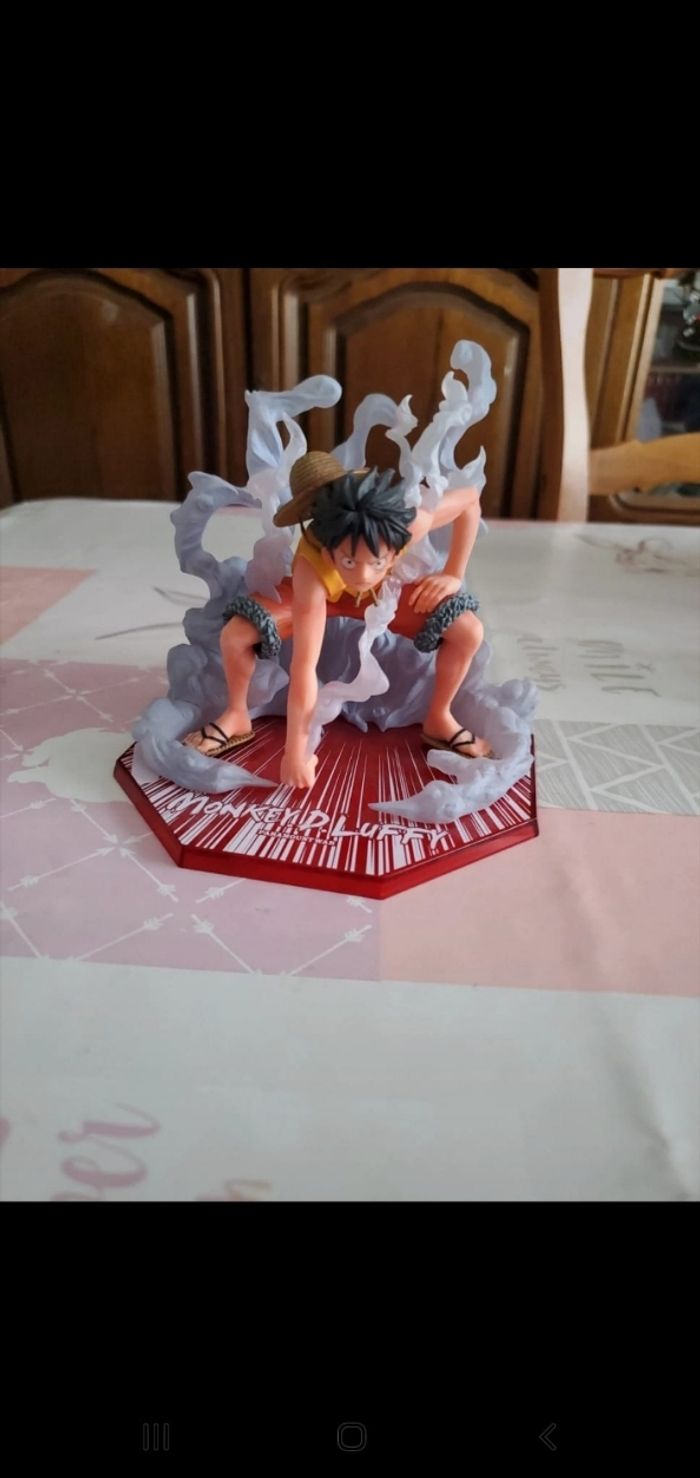 Figurine one piece monkey.d.luffy