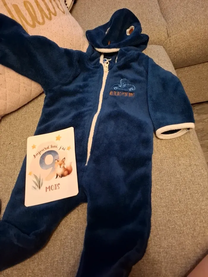 Surpyjama mot d'enfants