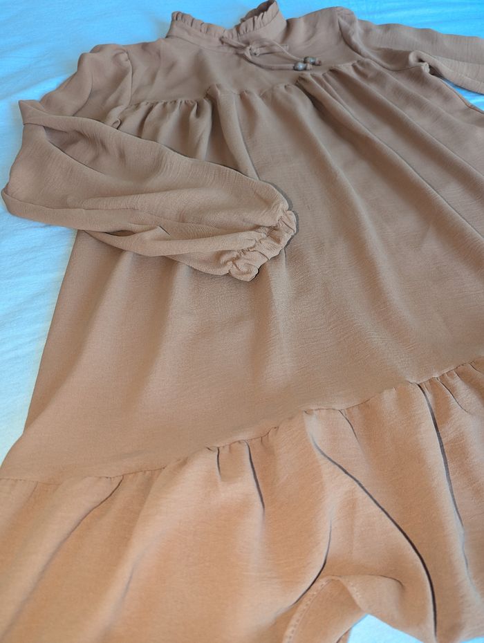 Robe ample beige camel taille 38 M - photo numéro 2