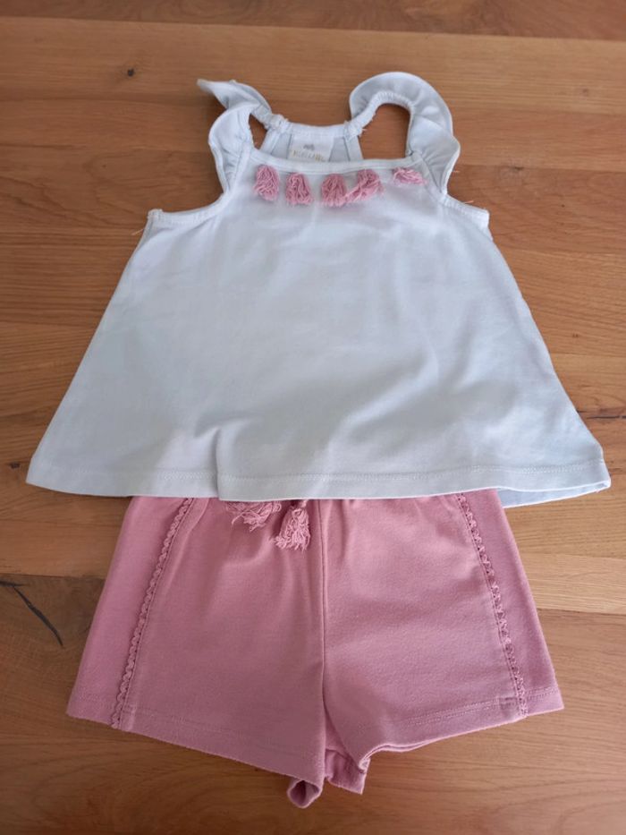 Ensemble 12 mois - photo numéro 2