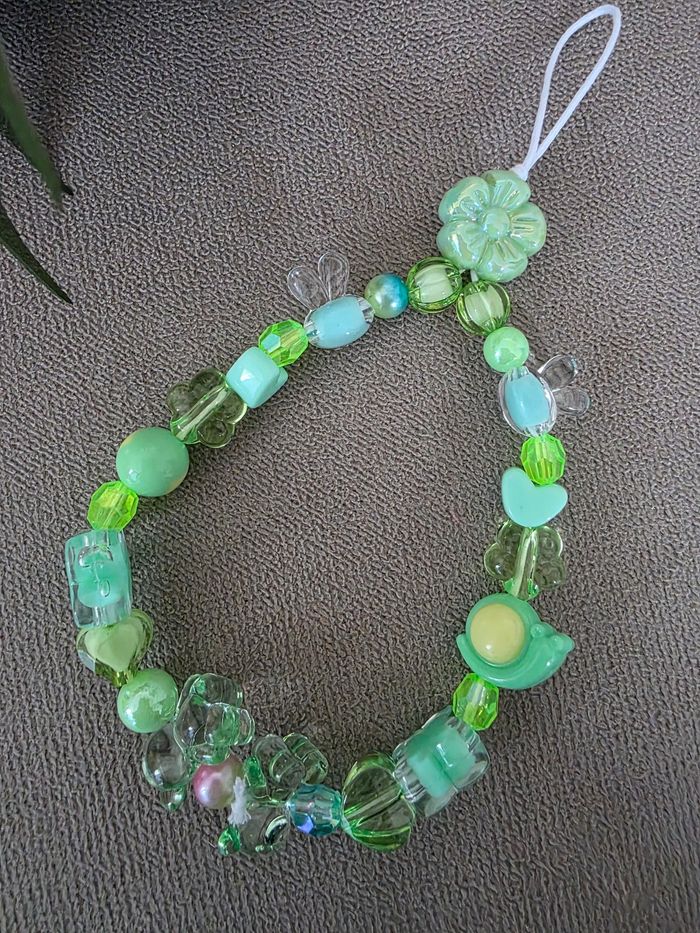 Lanière de telephone verte neuve - photo numéro 2