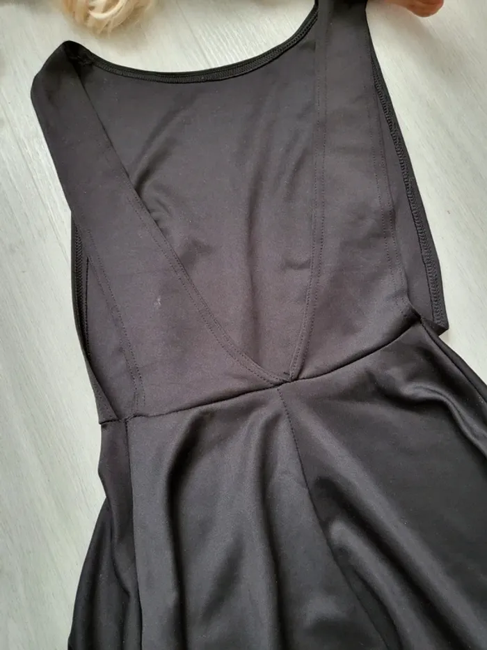 Robe dos nu noire s - photo numéro 5