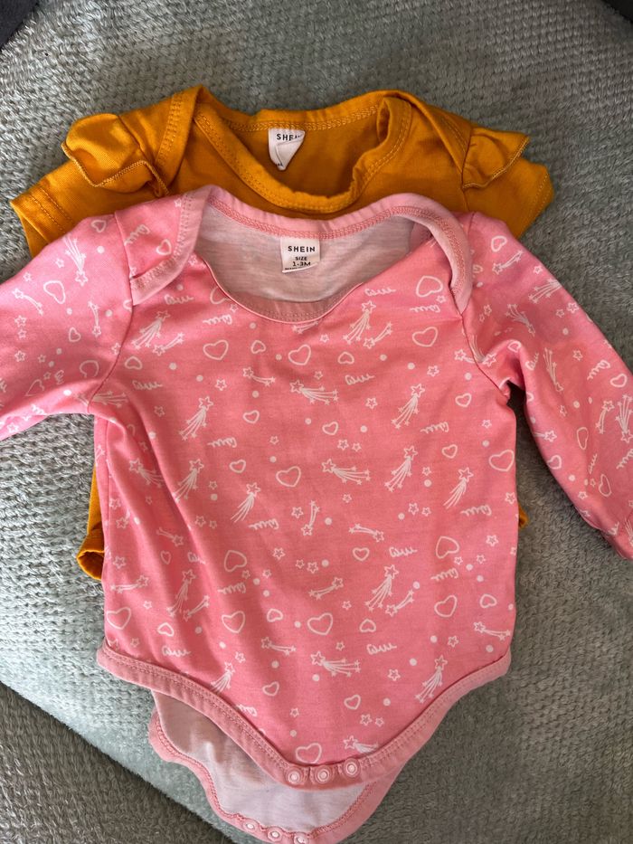 Lot bodys 1/3 mois - photo numéro 3