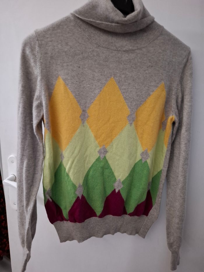 Pull col roule project taille 36 en très bon état