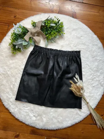 Jupe similicuir - taille M (38)