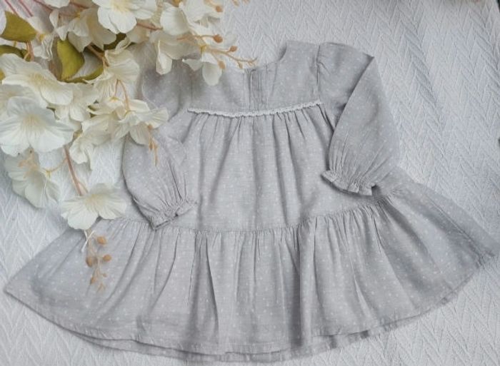 Petite robe grise avec gilet  en 6 mois de la marque Orchestra - photo numéro 2