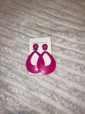 Boucles d’oreilles fantaisies roses pinces