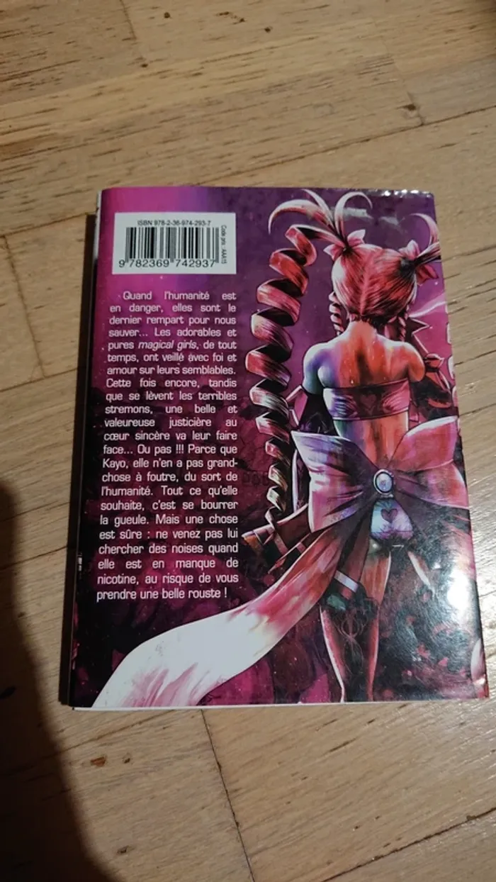 Manga "Magical girl Holy shit" tome 1 - photo numéro 2