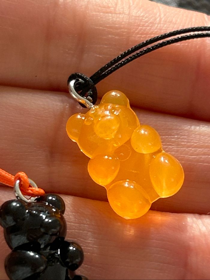 Lot de deux attaches ourson en résine, pour porte  clés ou bijoux de téléphone - photo numéro 3