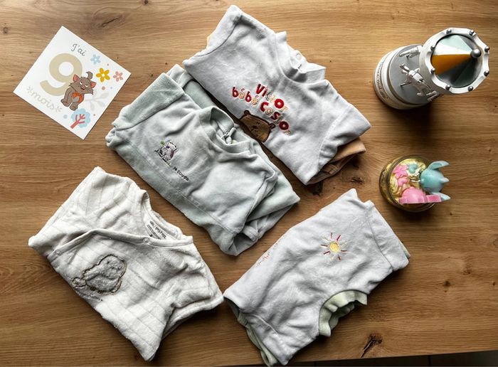 Lot 4 pyjamas