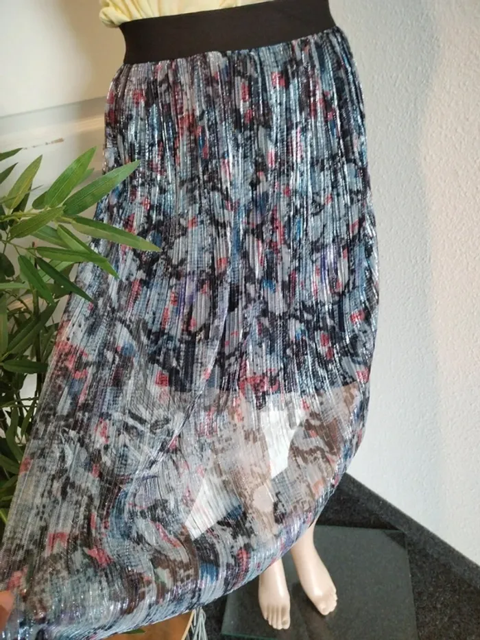 Jupe kiabi taille 34 neuve - photo numéro 3