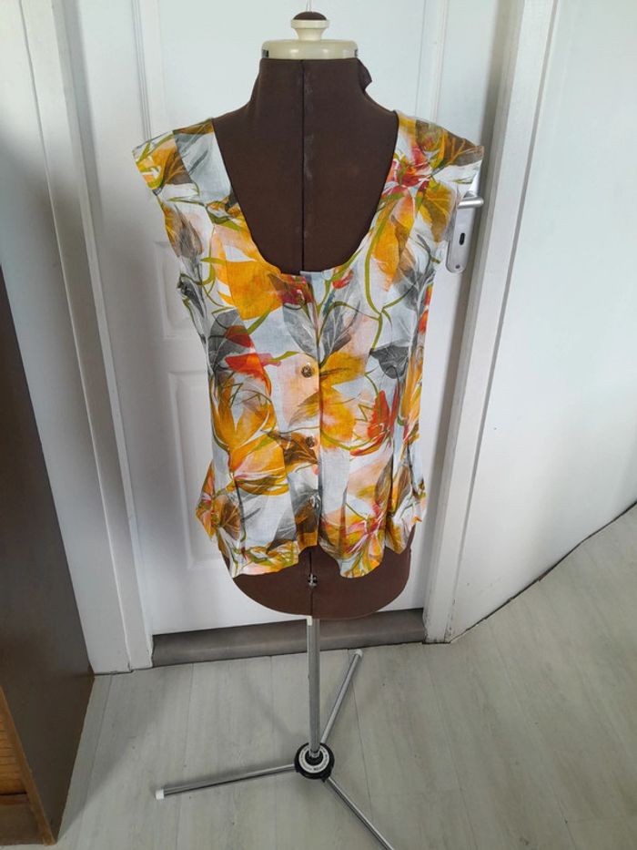 Petit haut local en lin  modèle unique taille 40