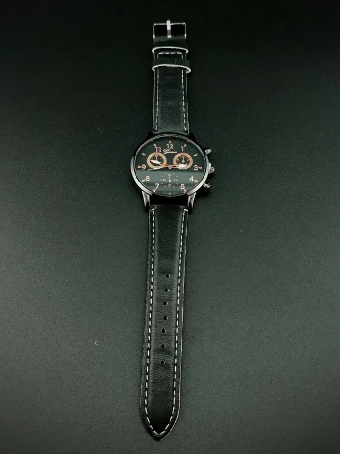 Montre noire et corail, jazzy élégance - photo numéro 3