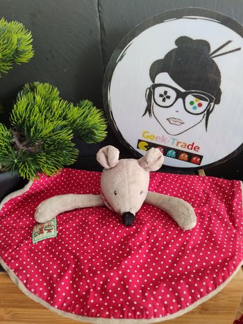 Doudou plat souris grise robe rouge pois la grande famille nini moulin roty 3299