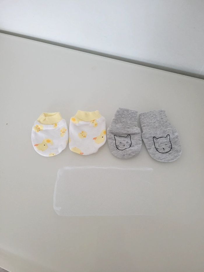 Lot Chaussettes et moufles bébé naissance - photo numéro 2
