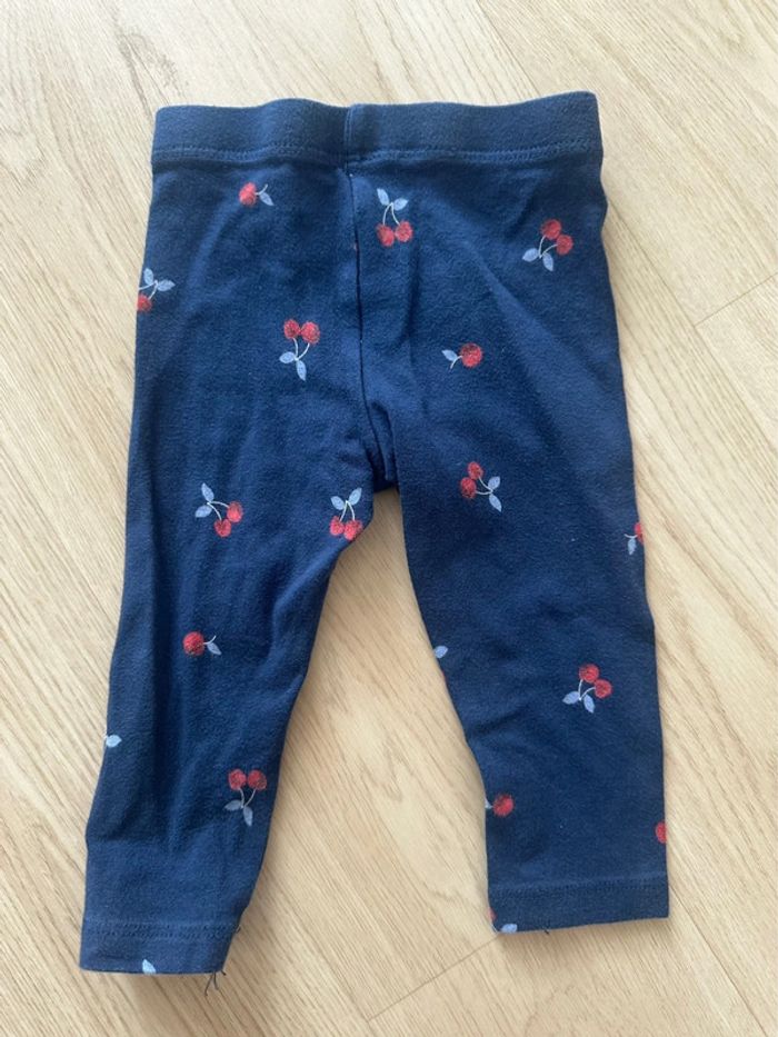 Legging primark avec des cerises taille 3/6 mois