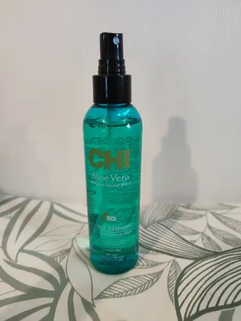 Chi aloe vera spray reactivateur de boucles 177ml  à utiliser 12 mois après ouverture valeur 16€