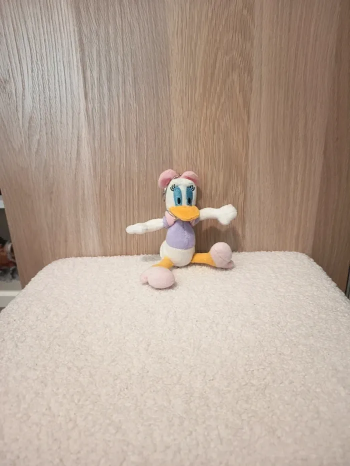 Peluche porte clé Daisy Disney neuf