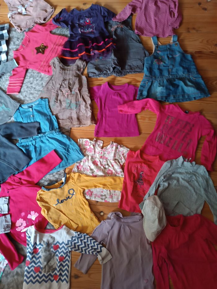 Lot de plus de 60 vêtements fille 18-24 mois en parfait état ou comme neuf. - photo numéro 6