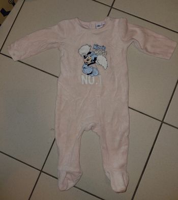 Un lot de pyjama fille 6/9 mois