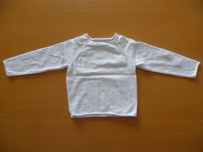 pull léger blanc fleur ajouré - photo numéro 2