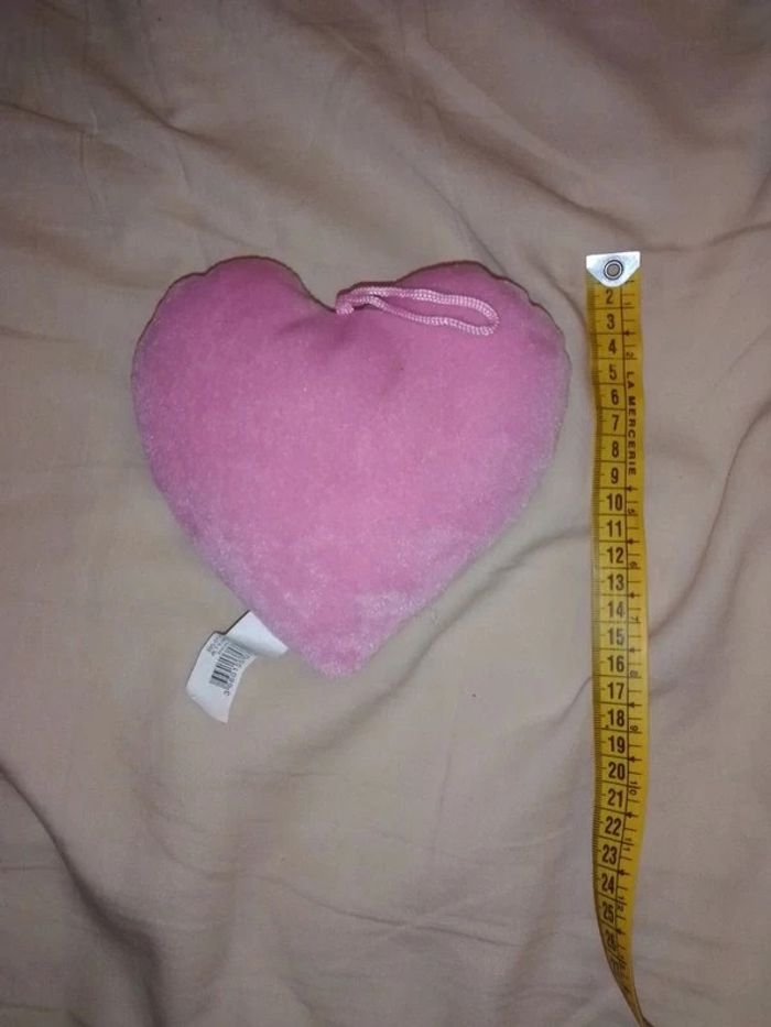 Mini coussin coeur peluche - photo numéro 3
