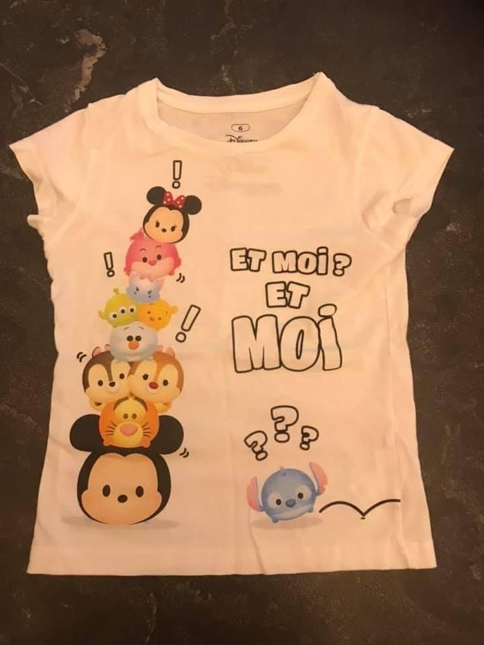 Tee shirt disneyland paris 6 ans Parfait état