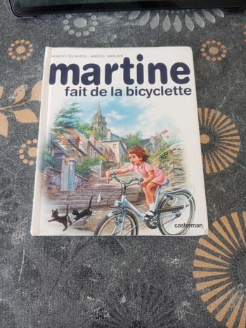 Martine fait de la bicyclette